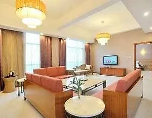 Luanchuan Re-channel Ferry Lake 酒店